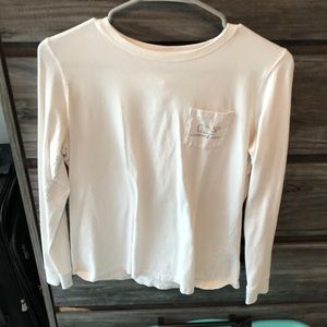 white vineyard vines long sleeve shirt